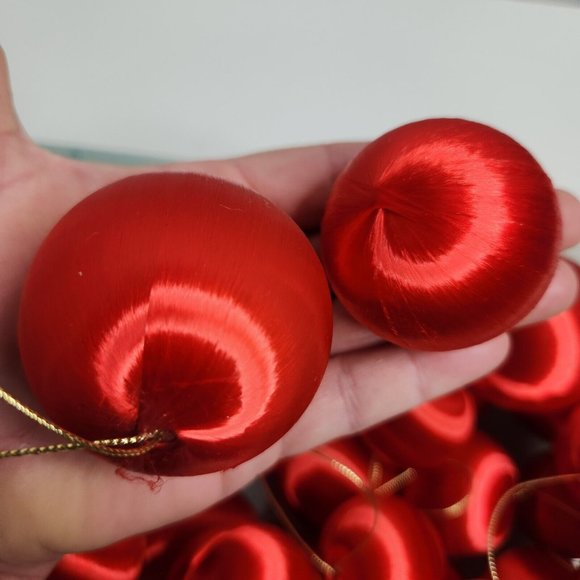 Vintage Franks Christmas Ornaments Red Gold hanging thread Satin Thread Balls - Picture 7 of 7